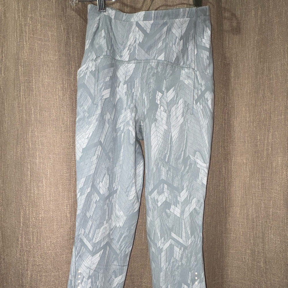 Lululemon Swift Speed Hi-Rise Reverberate Chevron Jacquard Silver/Green leggings